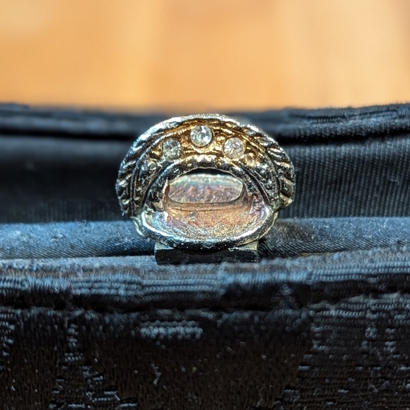 Vintage Glam Black Evening Bag with Bow Detail & Sparkly Clasp ✨🖤 - Picture 5 of 9